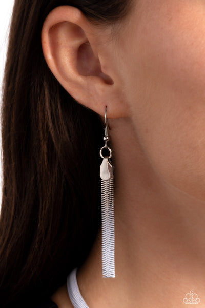 Paparazzi Spray Paint Sass - White