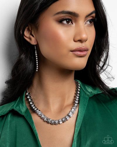 Paparazzi Linked Lady