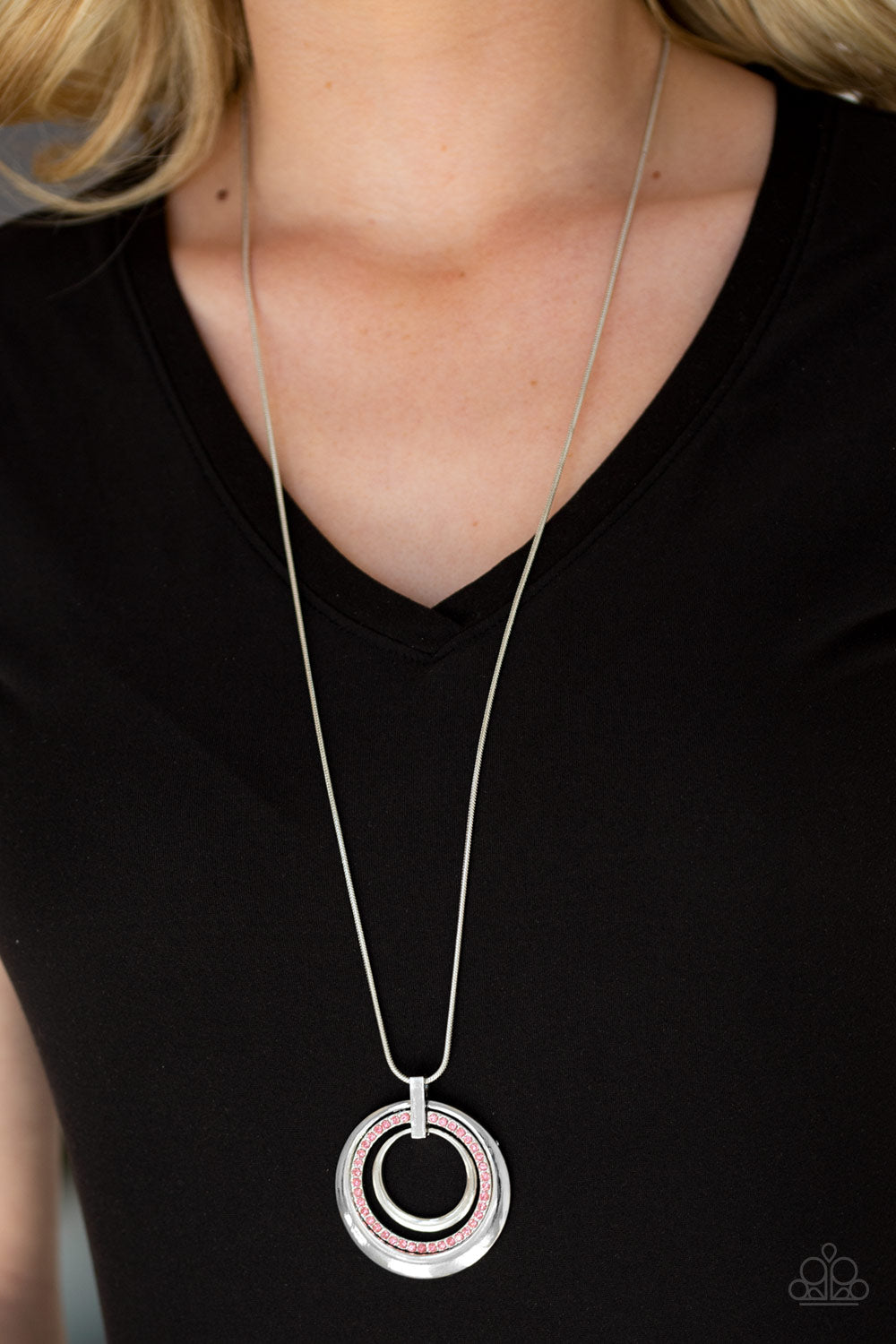 Paparazzi Gather Around Gorgeous