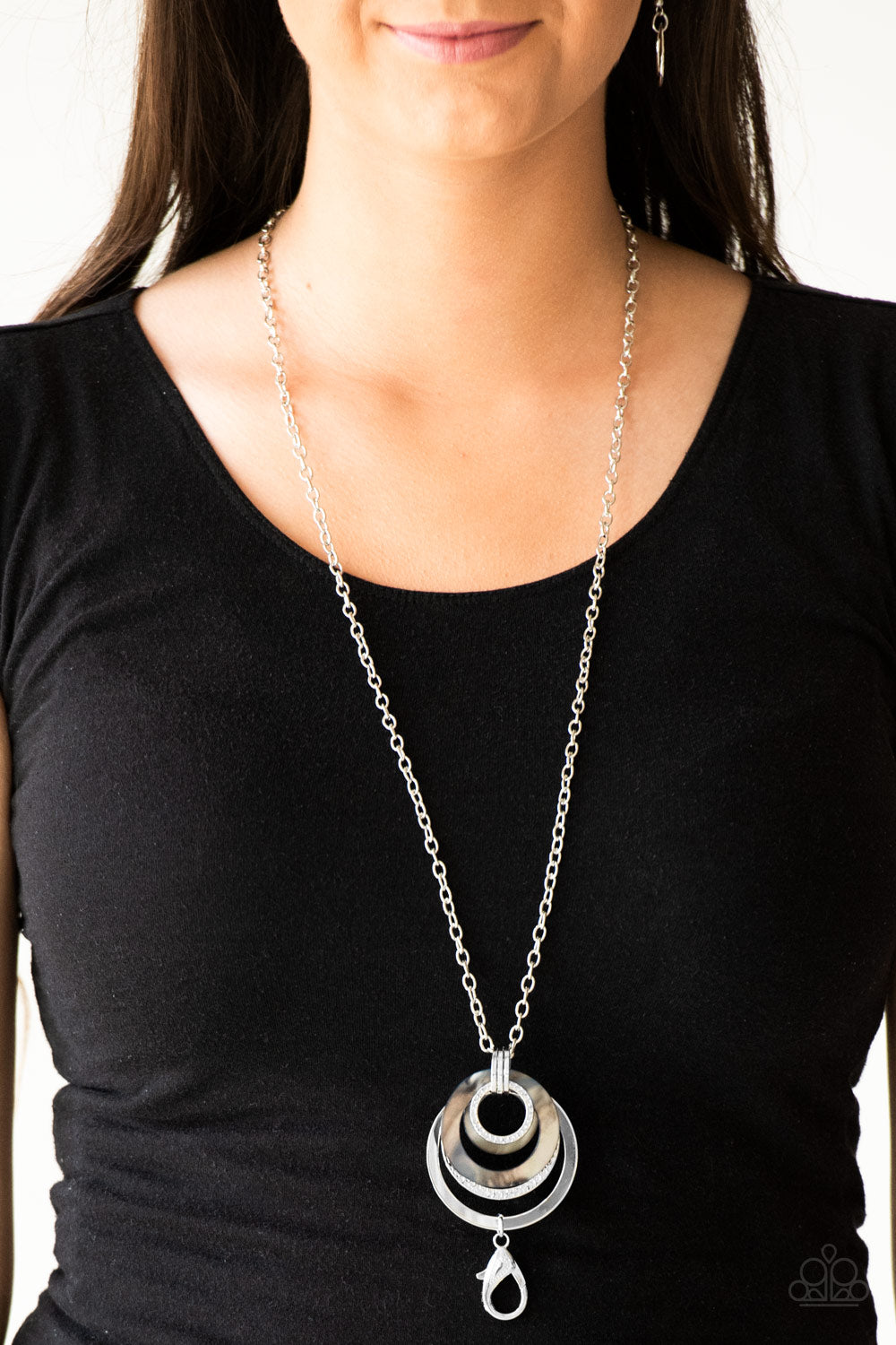 Paparazzi Coast Coasting - Silver