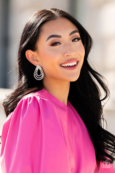 Paparazzi Take a POWER Stance